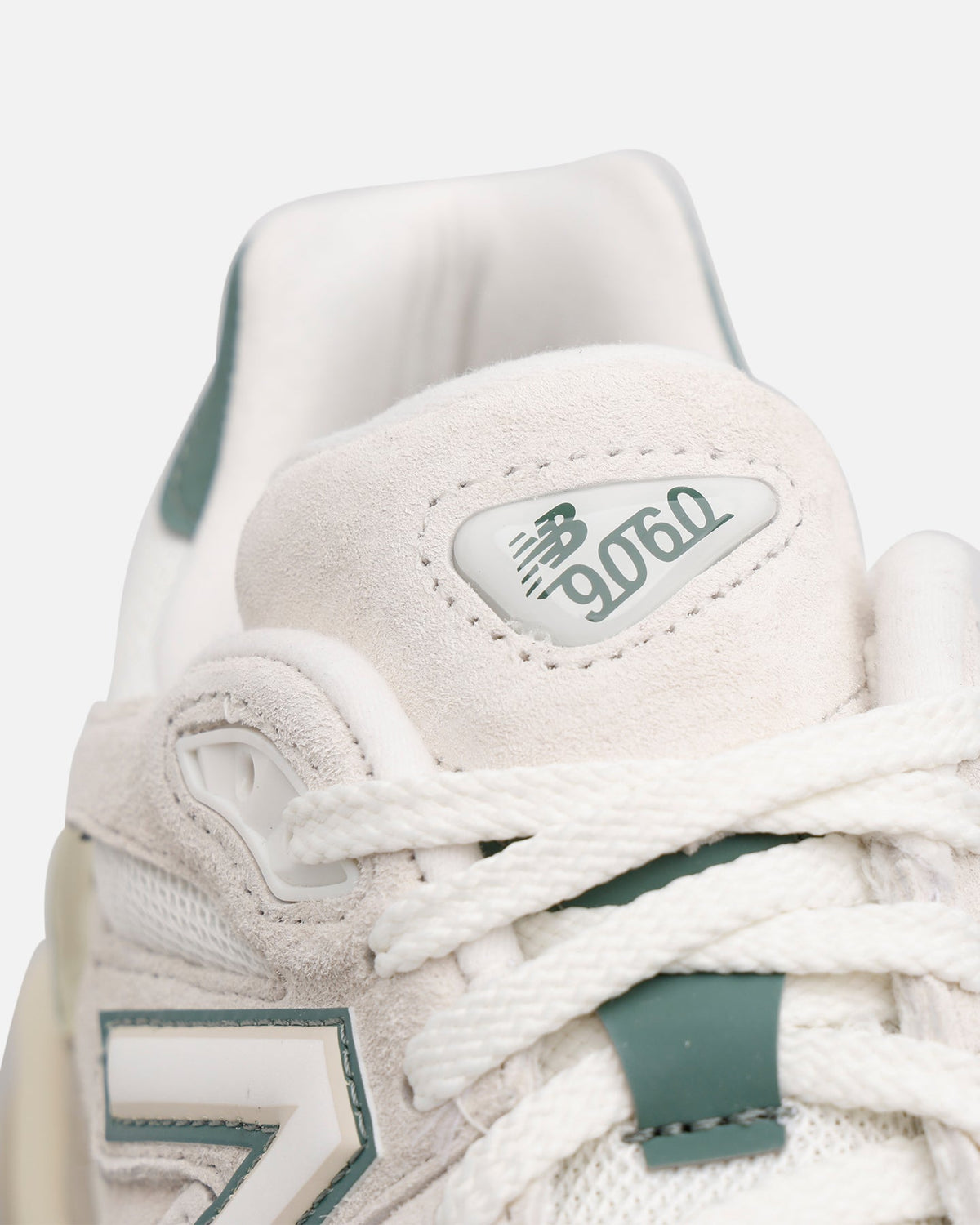 New Balance 9060 Linen